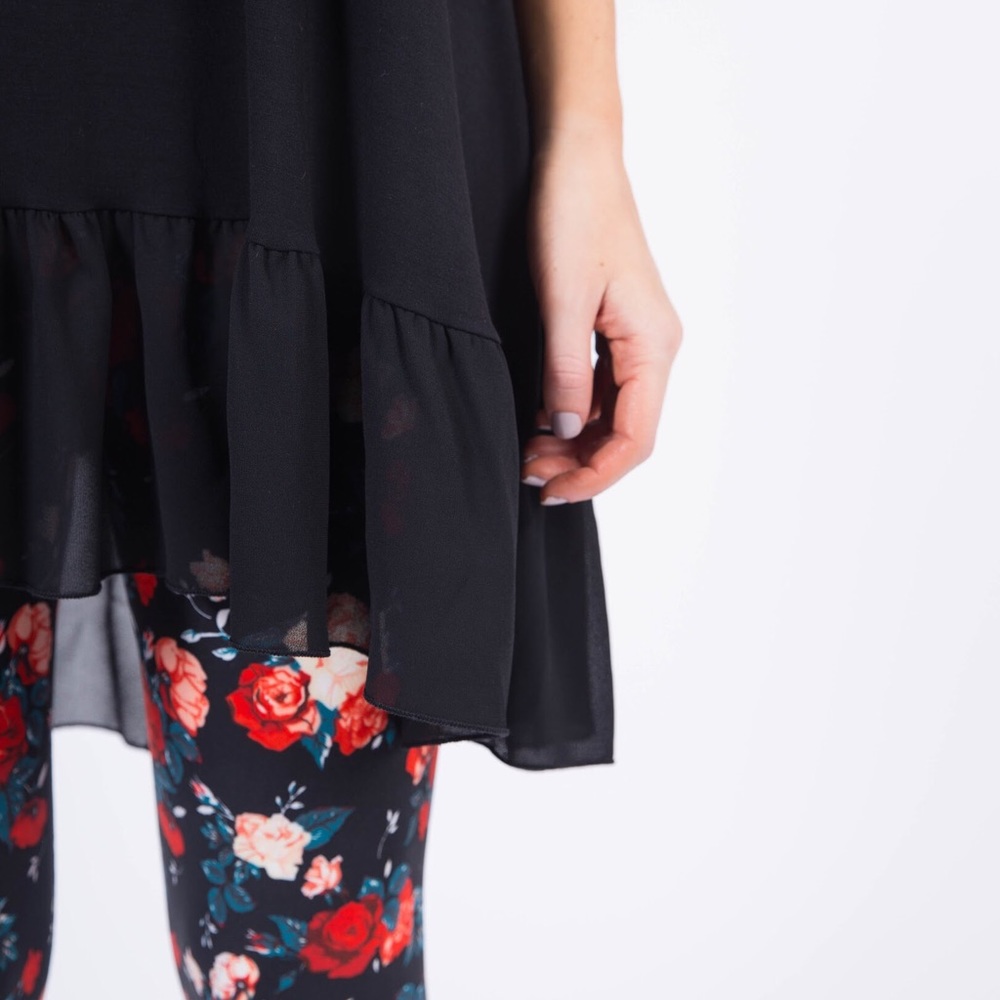Black Chiffon Ruffle - Picture 2 of 4